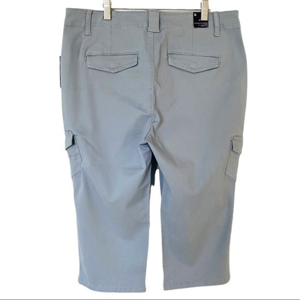 Womens Gray Cargo Capri Pants Size 12 Comfort Stretch - Picture 2 of 15